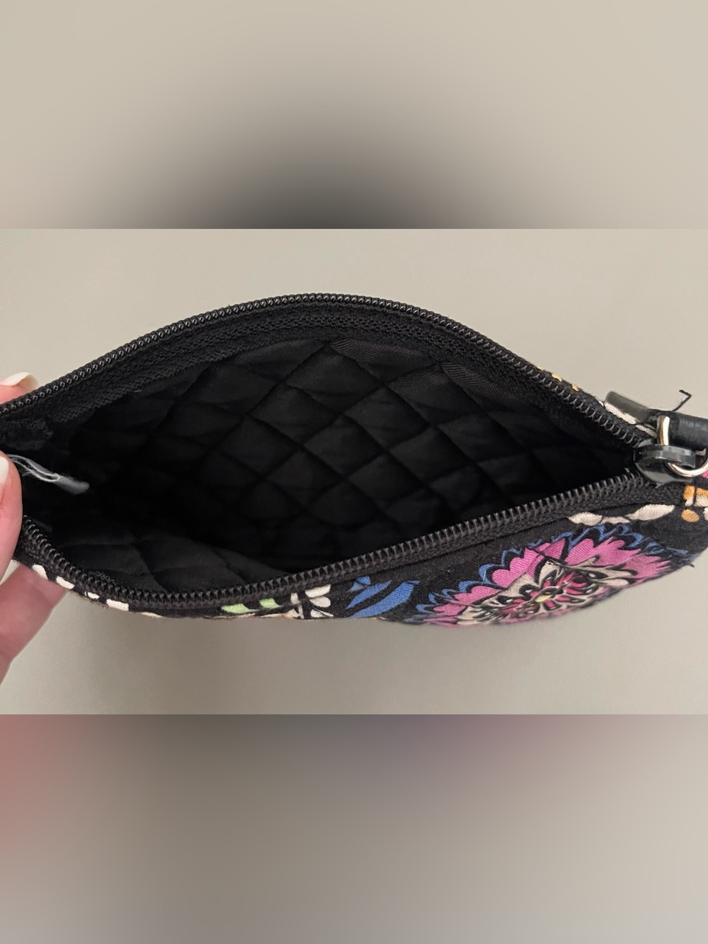 Vera Bradley Quilted Zip Pouch Set in Retired Bandana Swirl Pattern - Picture 4 of 10